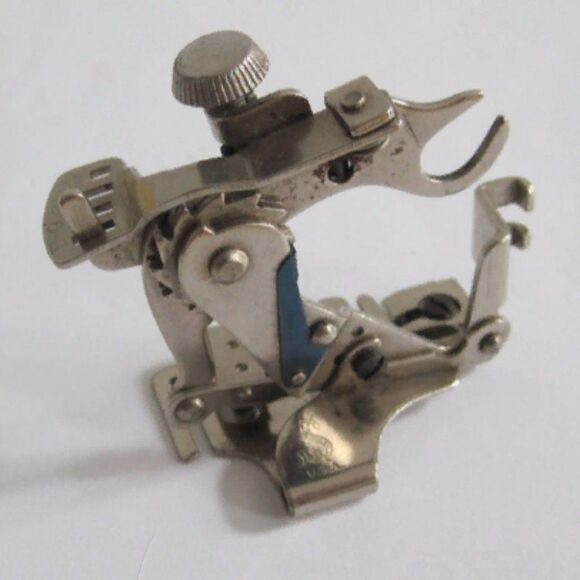 Vintage SINGER 1261 Sewing Machine Part Ruffler Foot Attachment Made in USA - Picture 1 of 5